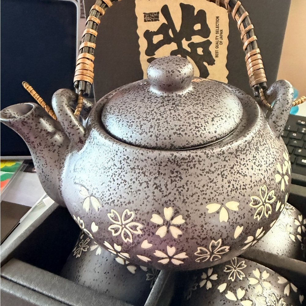 Grey Japanese Floral Ceramic Teapot and Cup Set - Picture 6 of 8